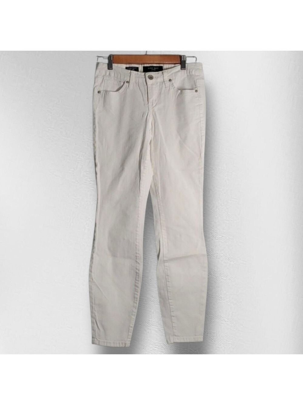 Nine West jeans women's size 4 / 27 missy cigarette fit skinny leg white jeans